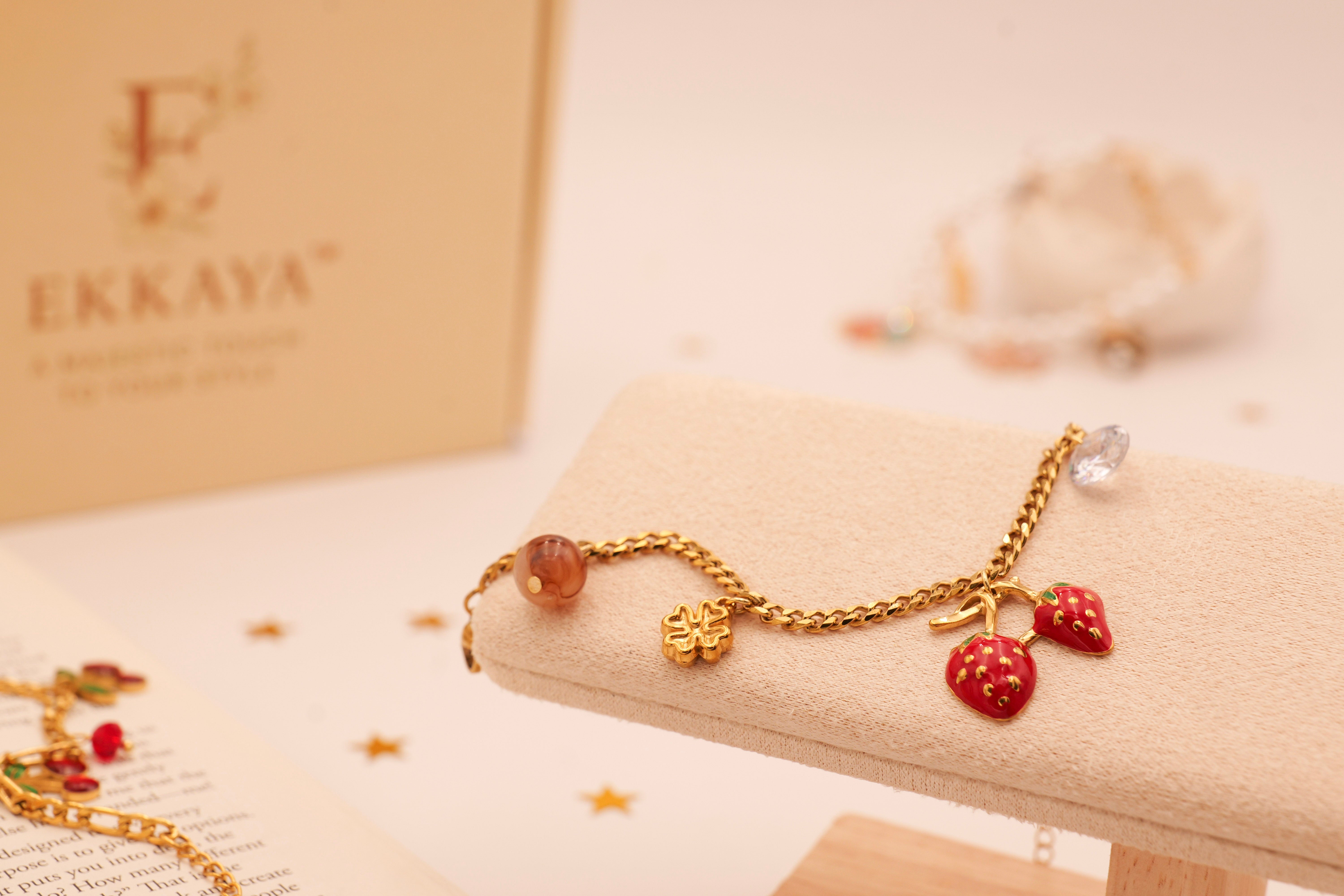 🍓 Strawberry Charm Chain Bracelet