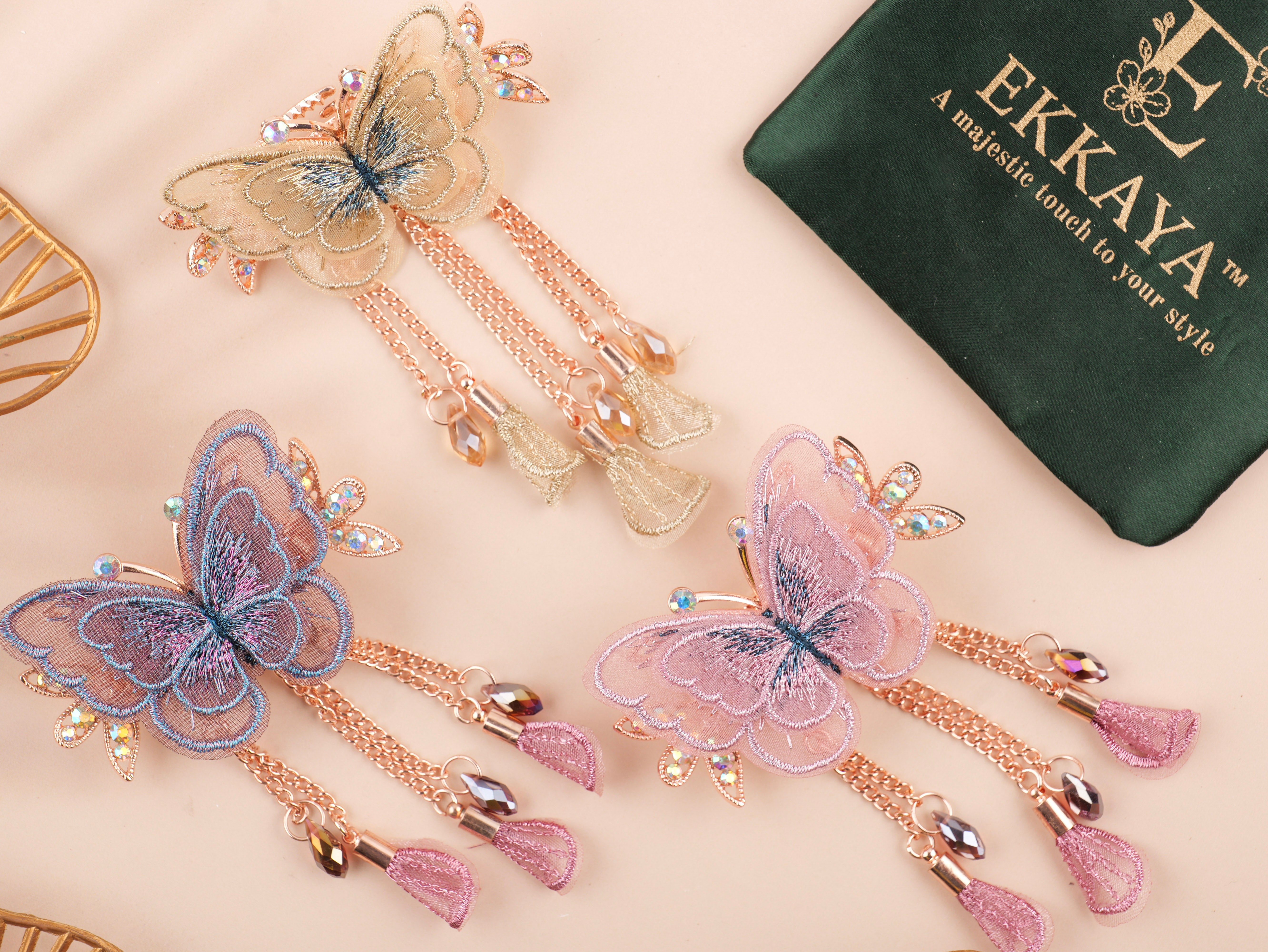 Korean Butterfly Dangle Claw – Whimsical Elegance for Your Hair