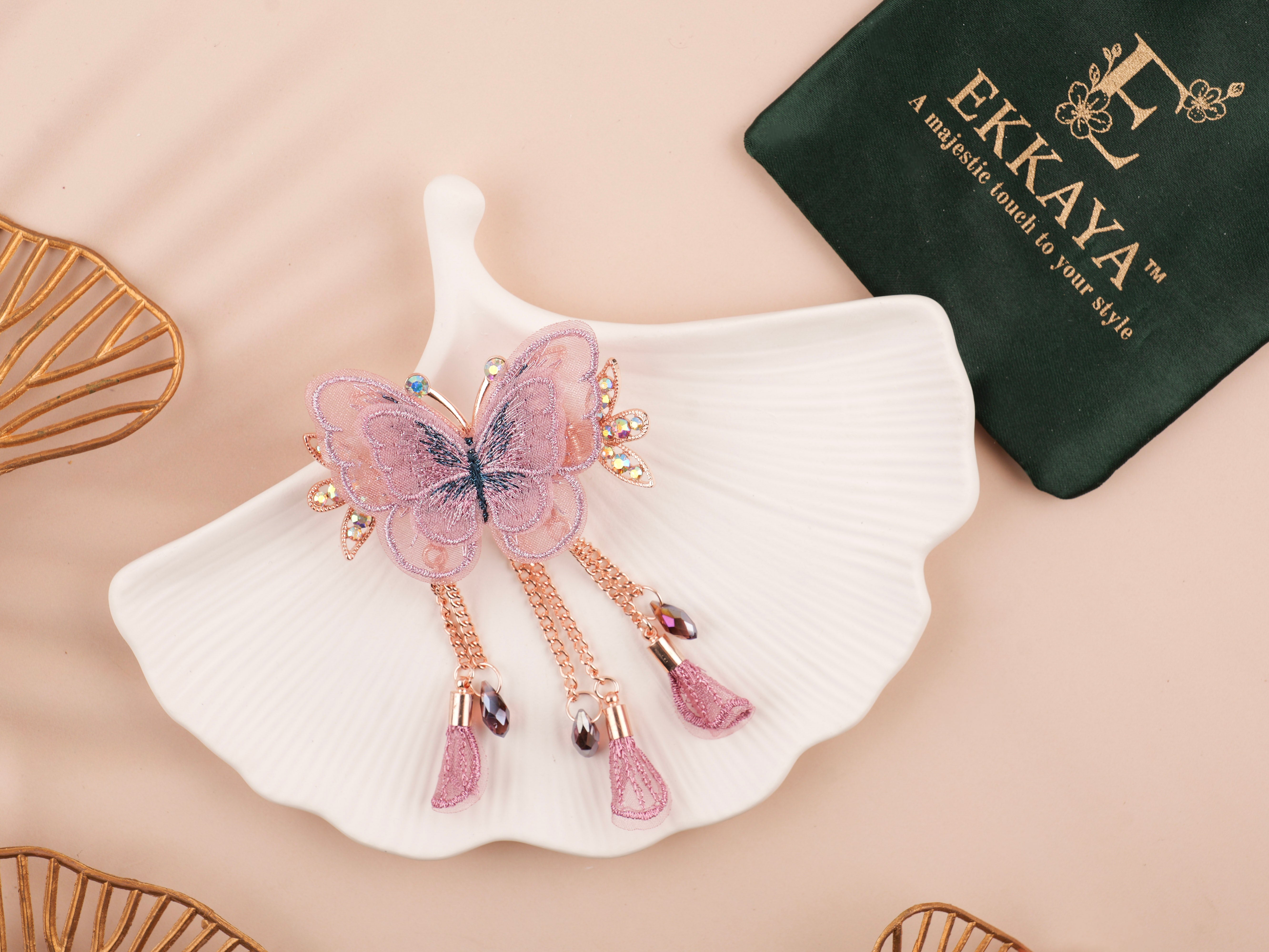 Korean Butterfly Dangle Claw – Whimsical Elegance for Your Hair