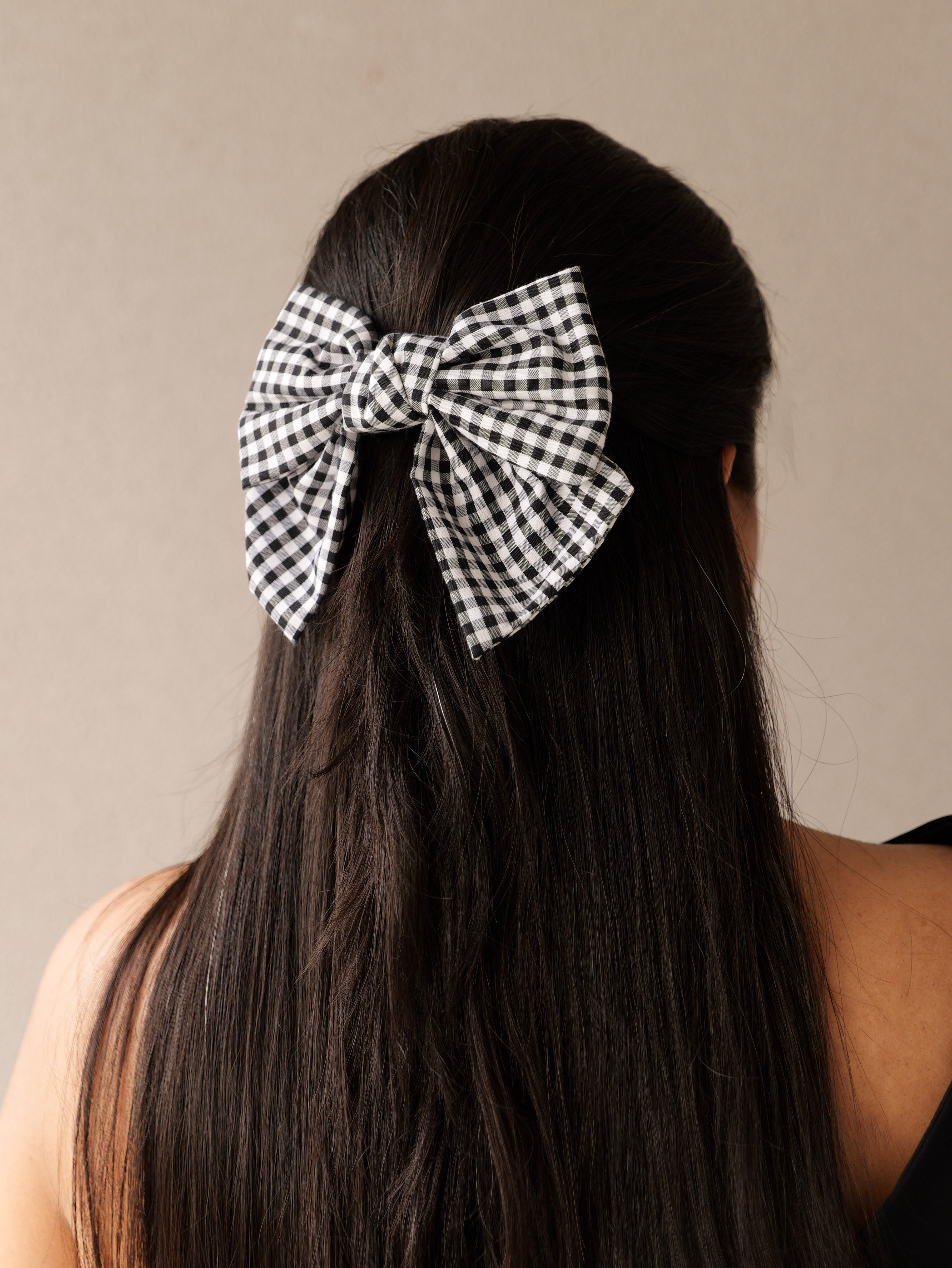 Sweet Gingham Charm Bow – Classic Cutie with a Vintage Twist