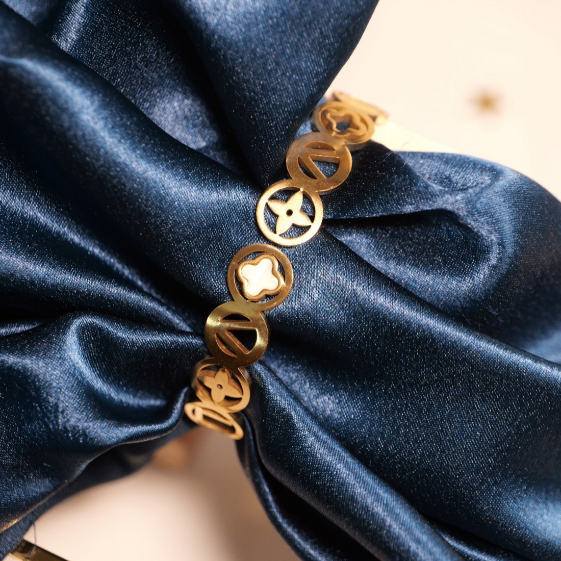 Elegant Gold-Tone Anti-Tarnish Clover Charm Bracelet