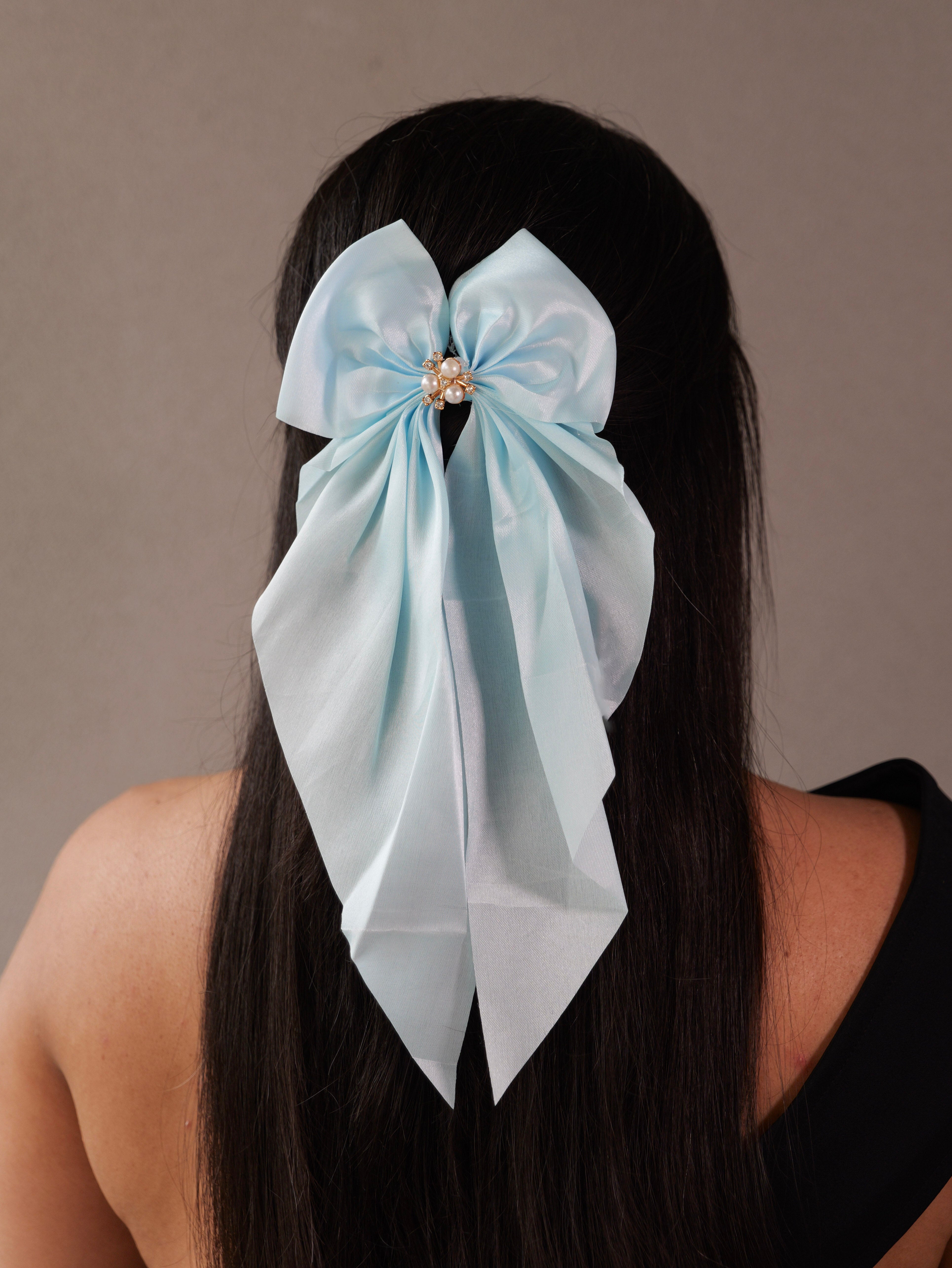 Royal Satin Bow – Graceful Glamour for the Modern Queen