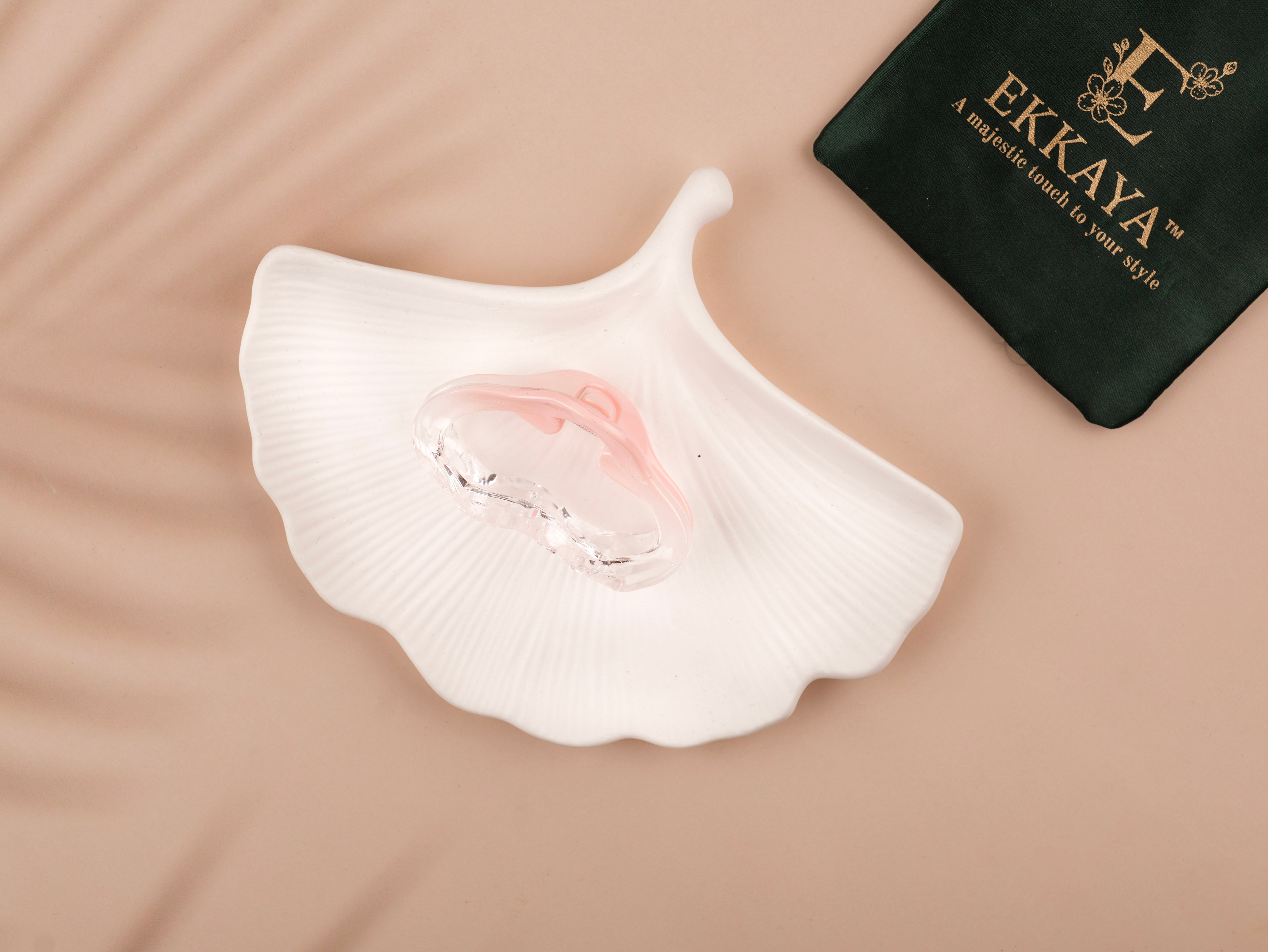 Aura Wave Glossy Claw – Bold Hold with Glossy Elegance