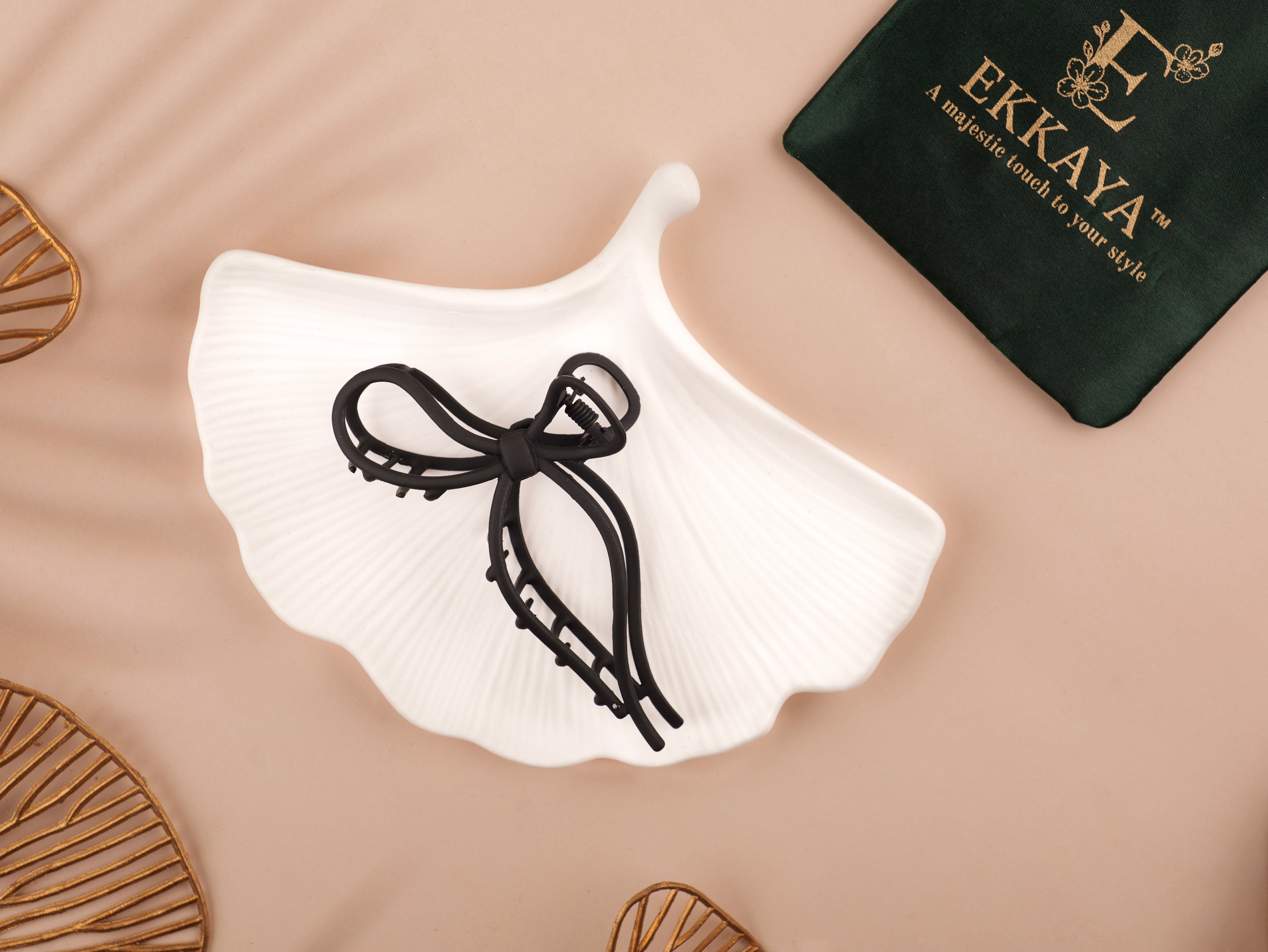 Grace Bow Metal Claw – Timeless Charm with a Modern Twist