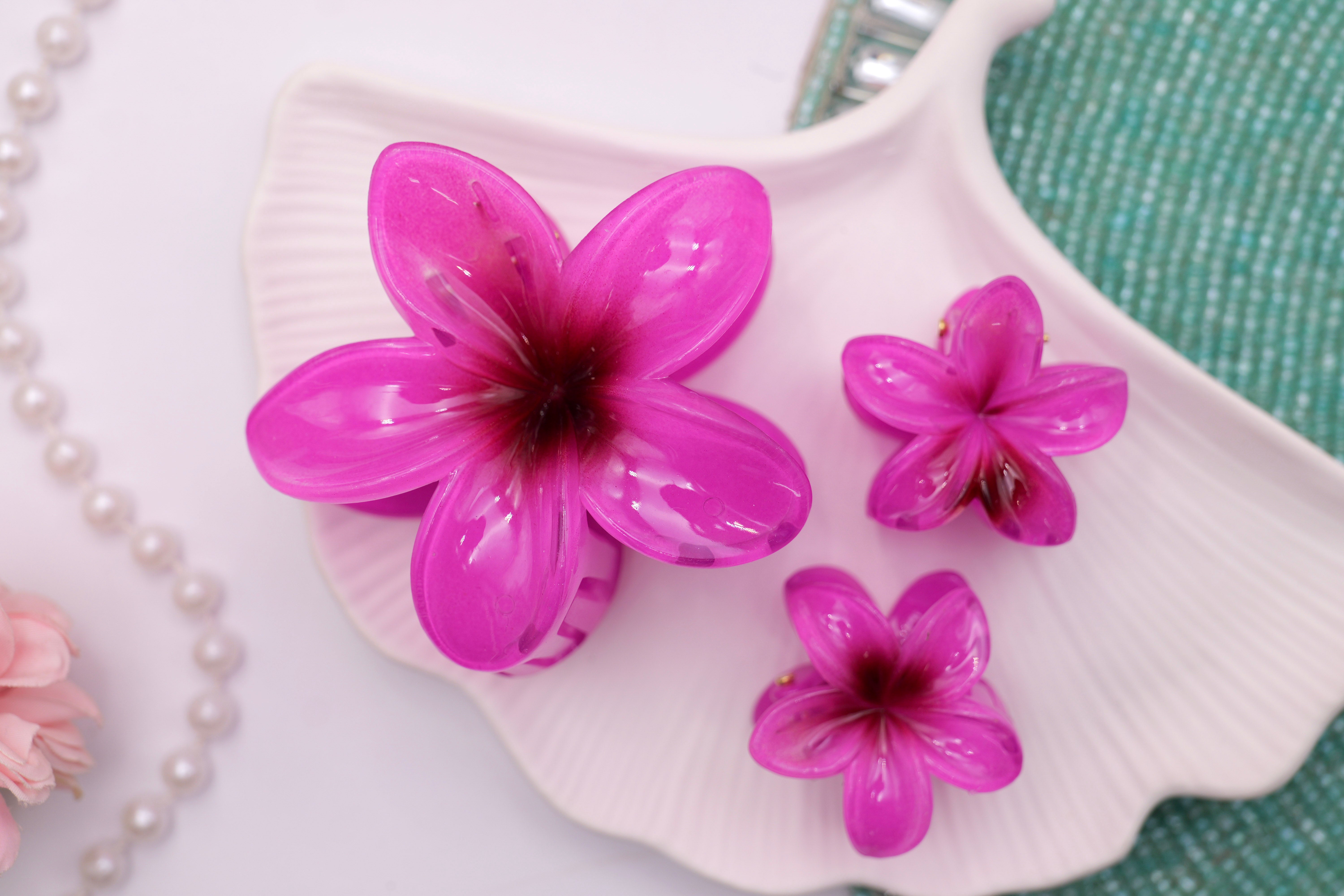 Blossom Shine Resin Flower Claw Set