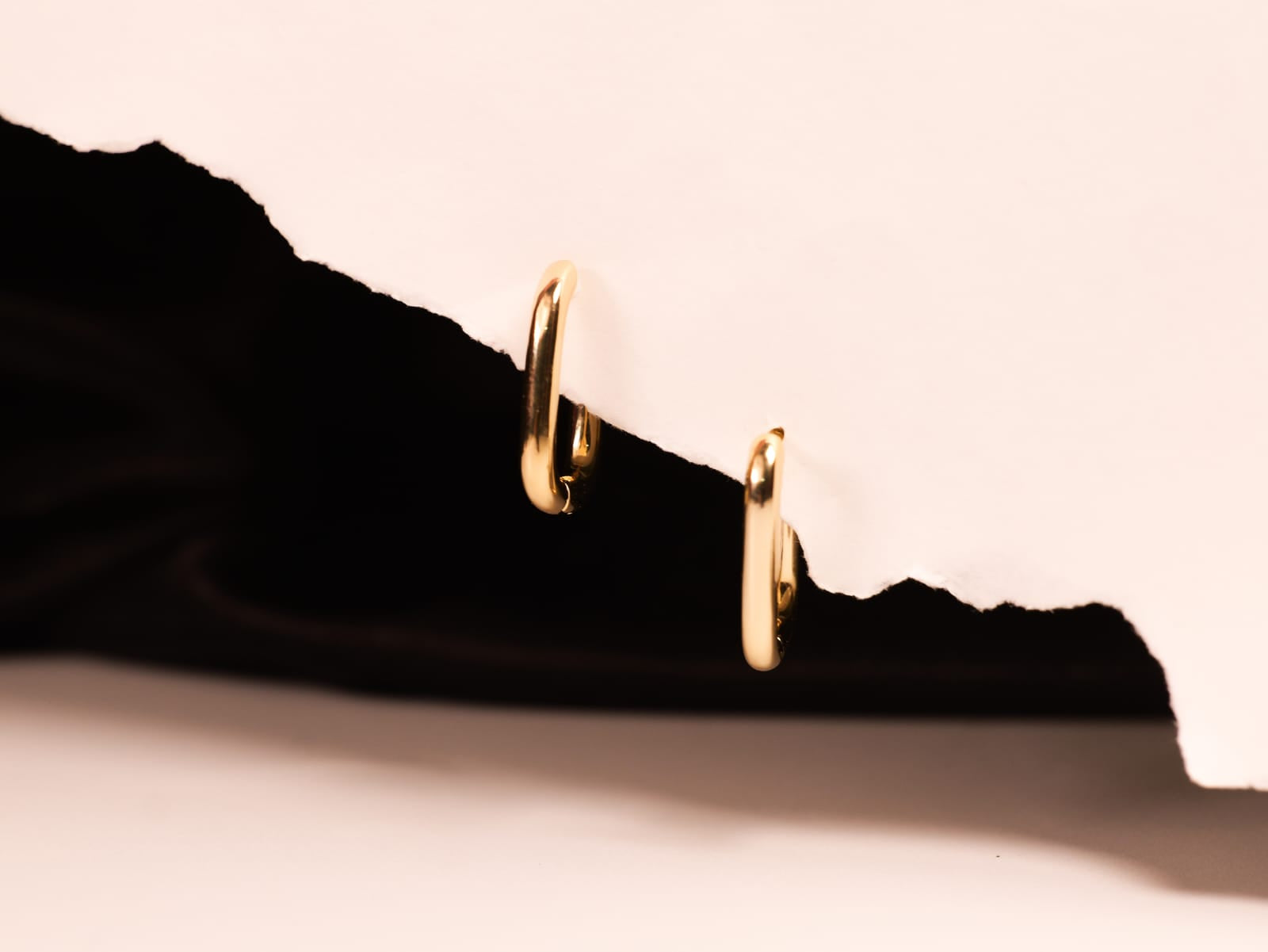 Anti-Tarnish Sculptural Gold Drop Earrings | Modern Fluid Silhouette | Elegant Organic Design