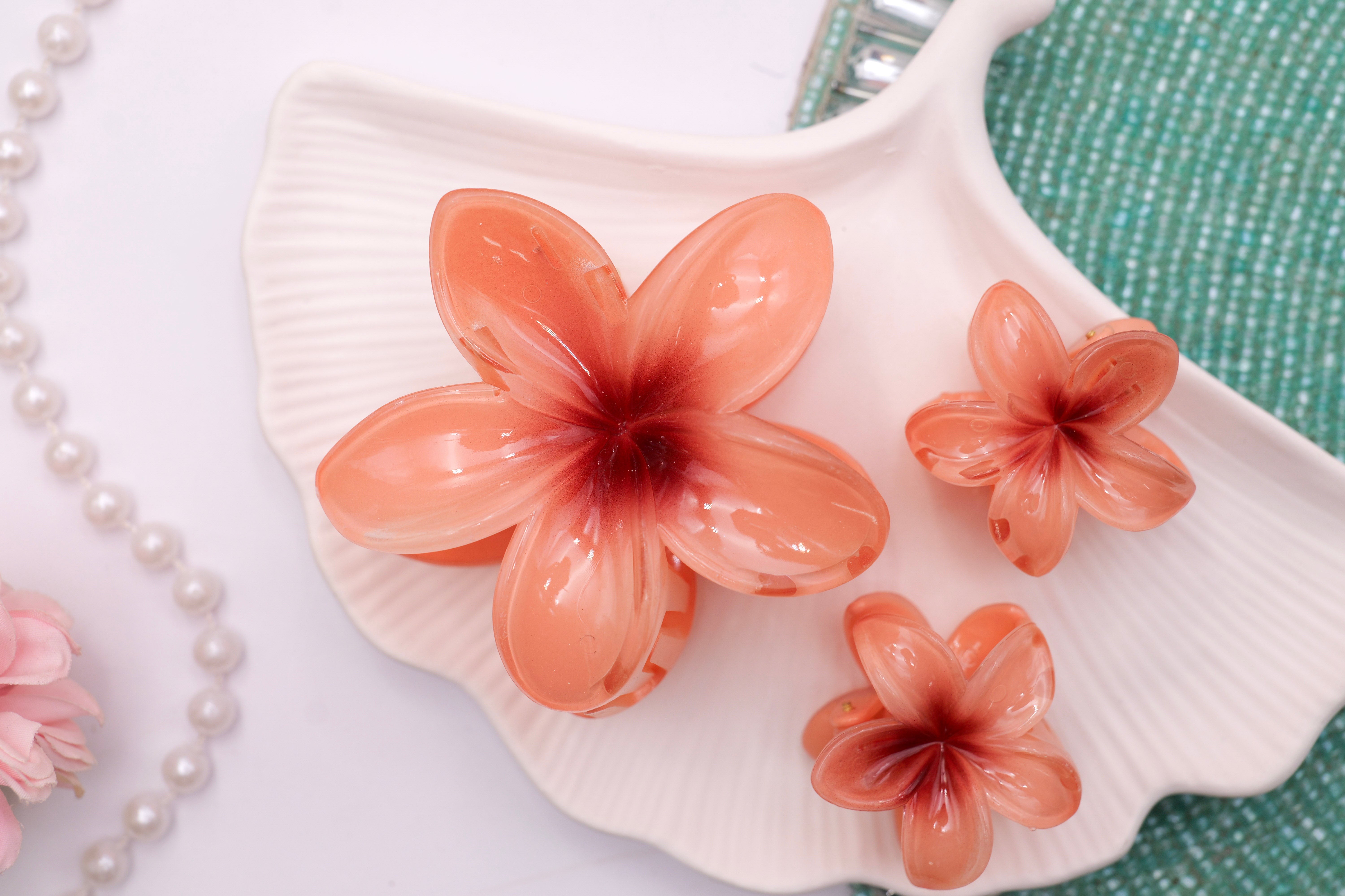 Blossom Shine Resin Flower Claw Set