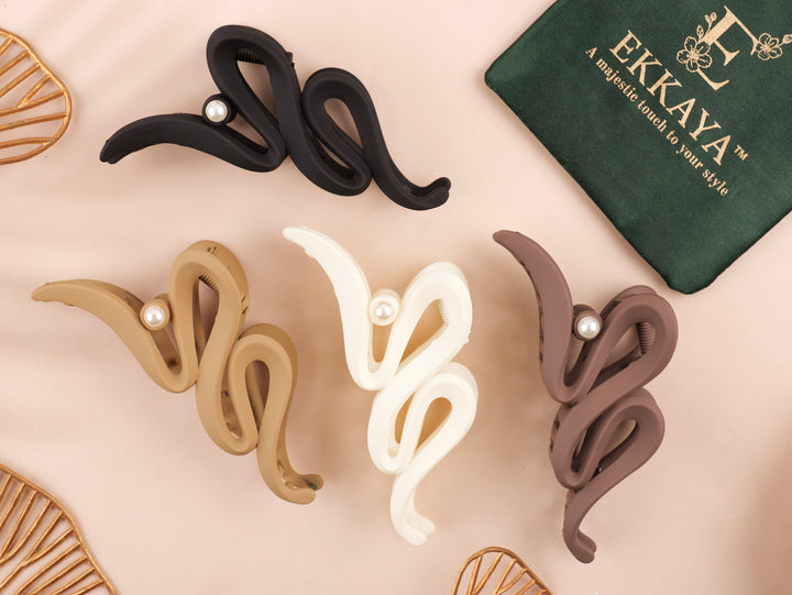 Luxe Pearl Wave Claw – Sophisticated Shine with a Feminine Flow