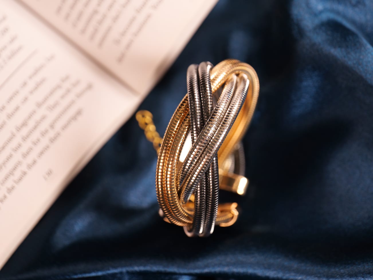 Bold Anti-Tarnish 3-Color Cable Coil Bracelet – Gold, Silver & Gunmetal Twist Design