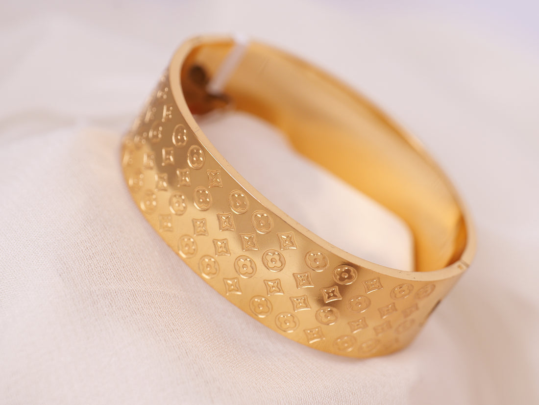 Luxury Embossed Gold Bracelet