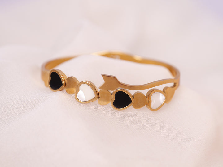 Anti-Tarnish Black & White Heart Bracelet – Gold Finish
