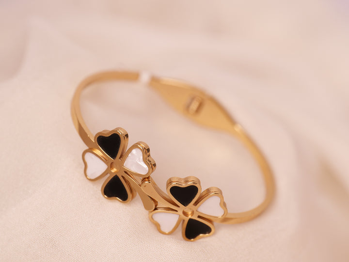 Black & White Clover Charm Bracelet