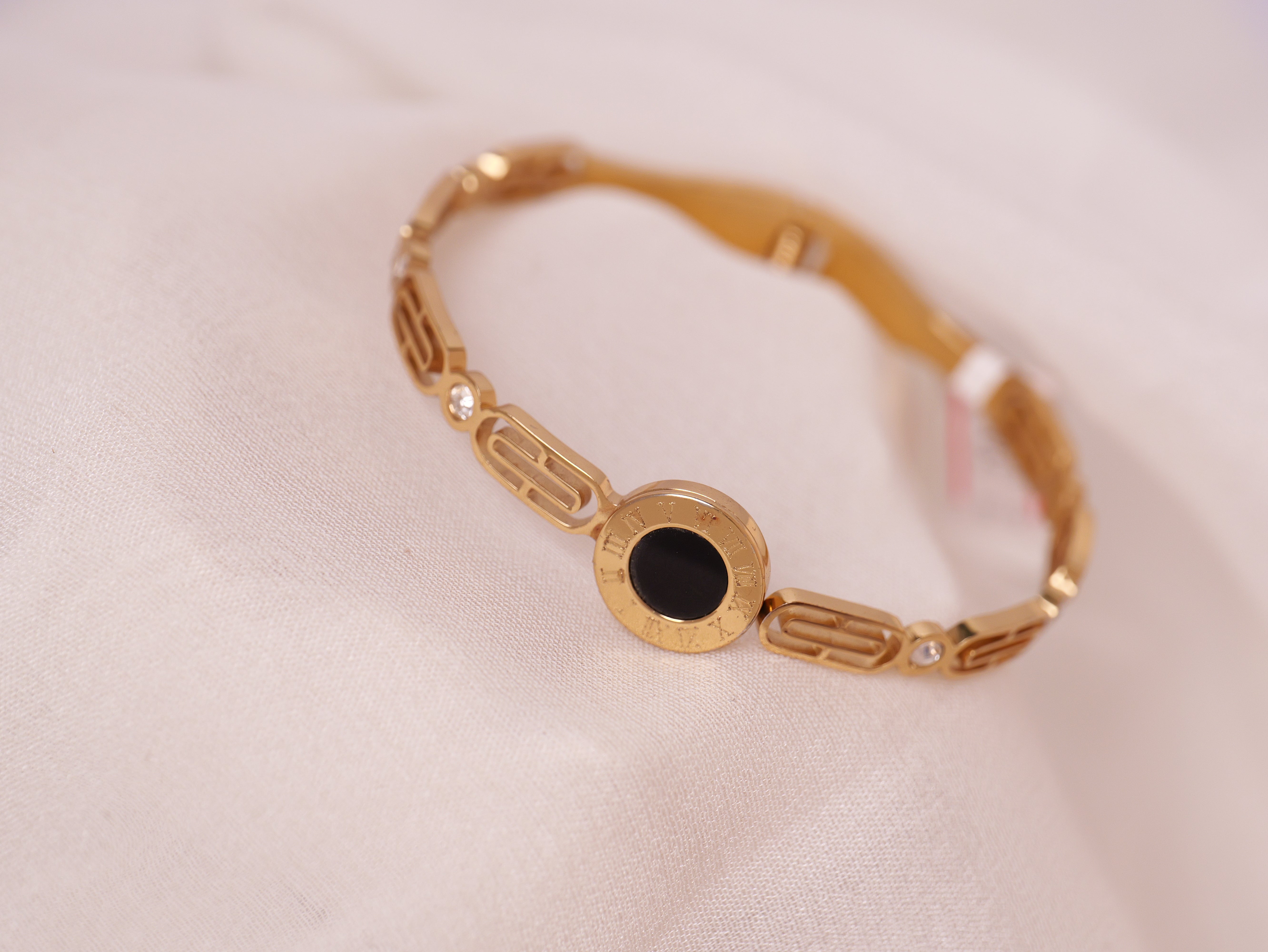 Roman Dial Gold Bracelet