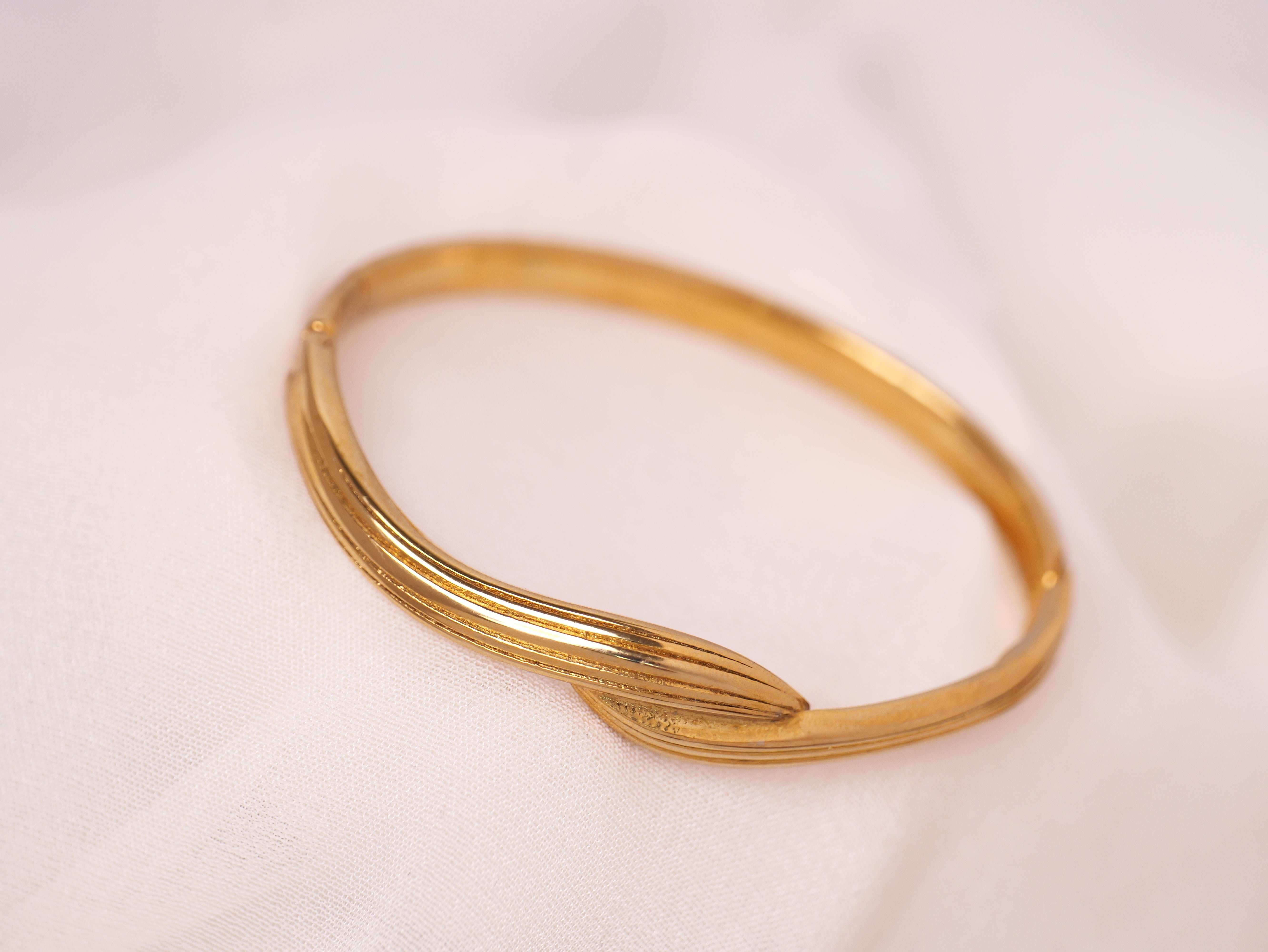 Twist Knot Gold Bracelet