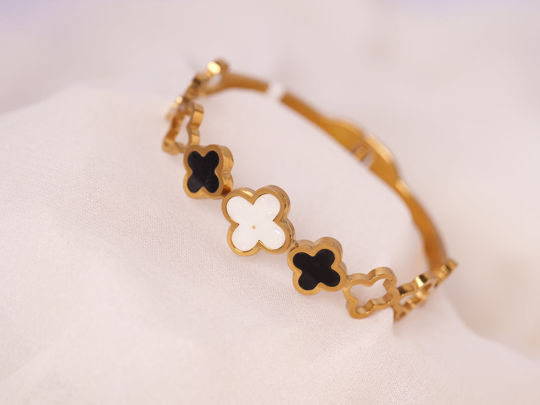 Black & White Clover Charm Bracelet