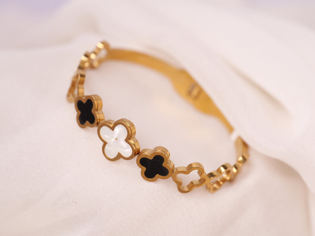 Black & White Clover Charm Bracelet