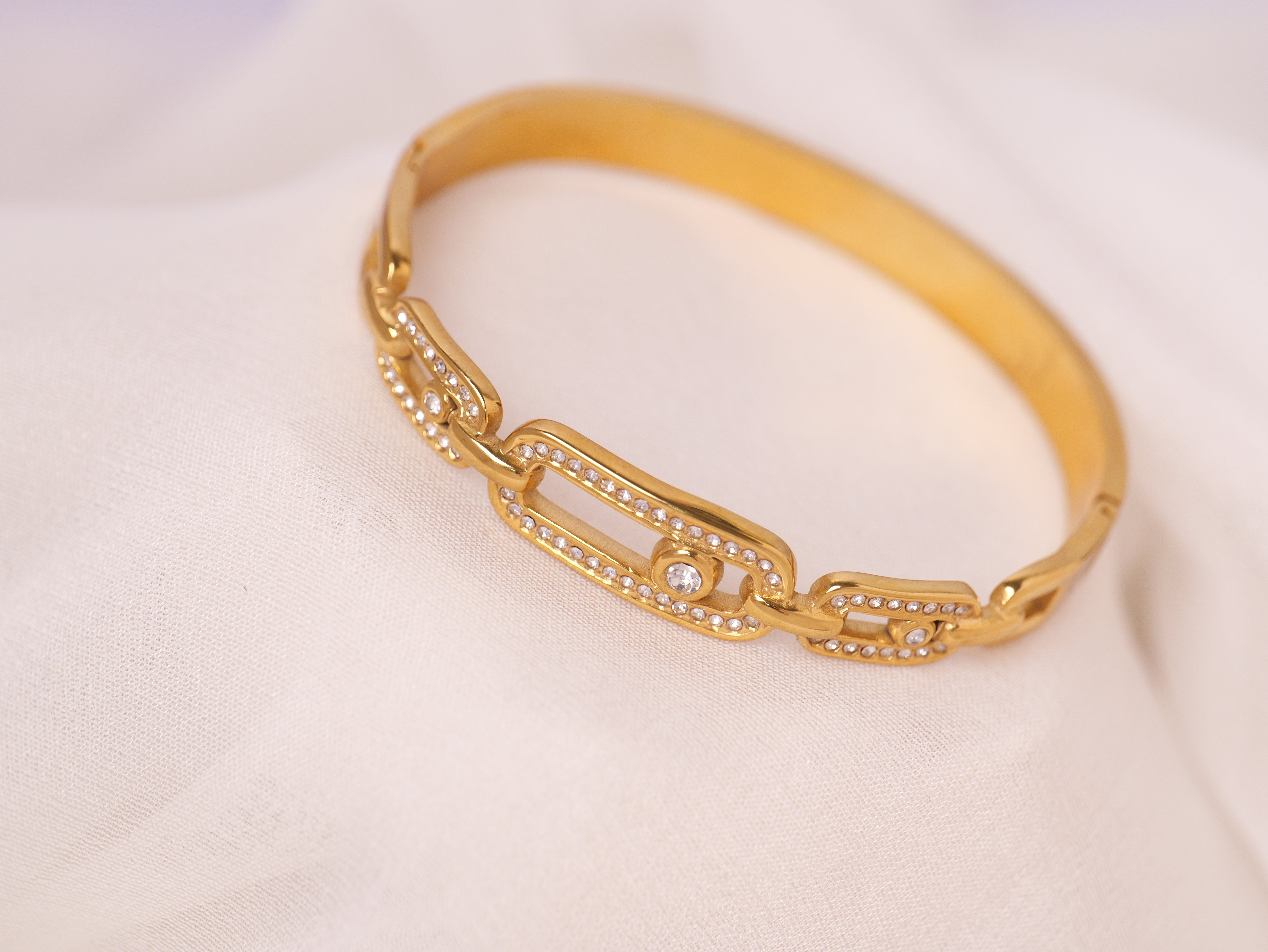 Linked Elegance Gold Bracelet