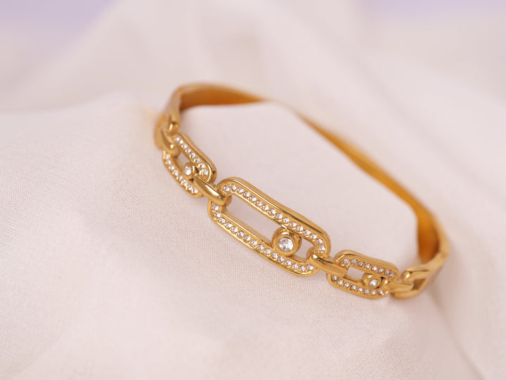 Linked Elegance Gold Bracelet