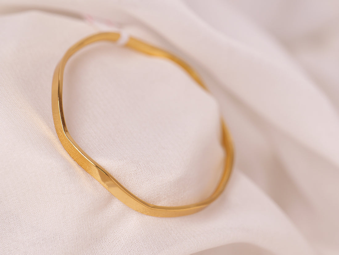 Wavy Minimal Gold Cuff Bracelet
