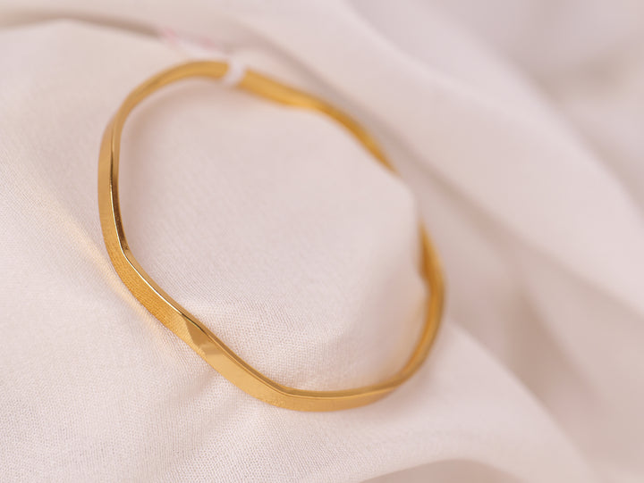 Wavy Minimal Gold Cuff Bracelet