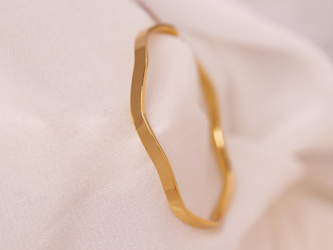 Wavy Minimal Gold Cuff Bracelet