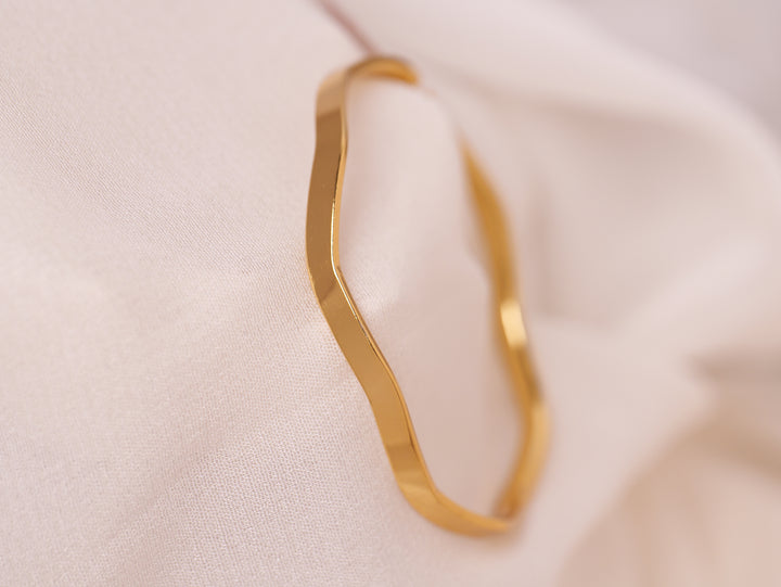Wavy Minimal Gold Cuff Bracelet