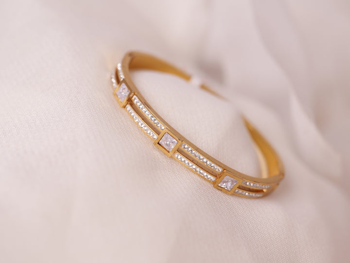 Elegant Gold Diamond-Accented Cuff Bracelet fot thin wrist