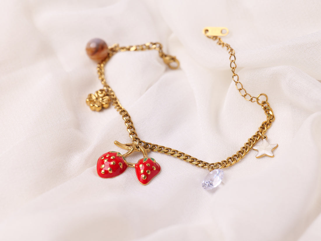 🍓 Strawberry Charm Chain Bracelet