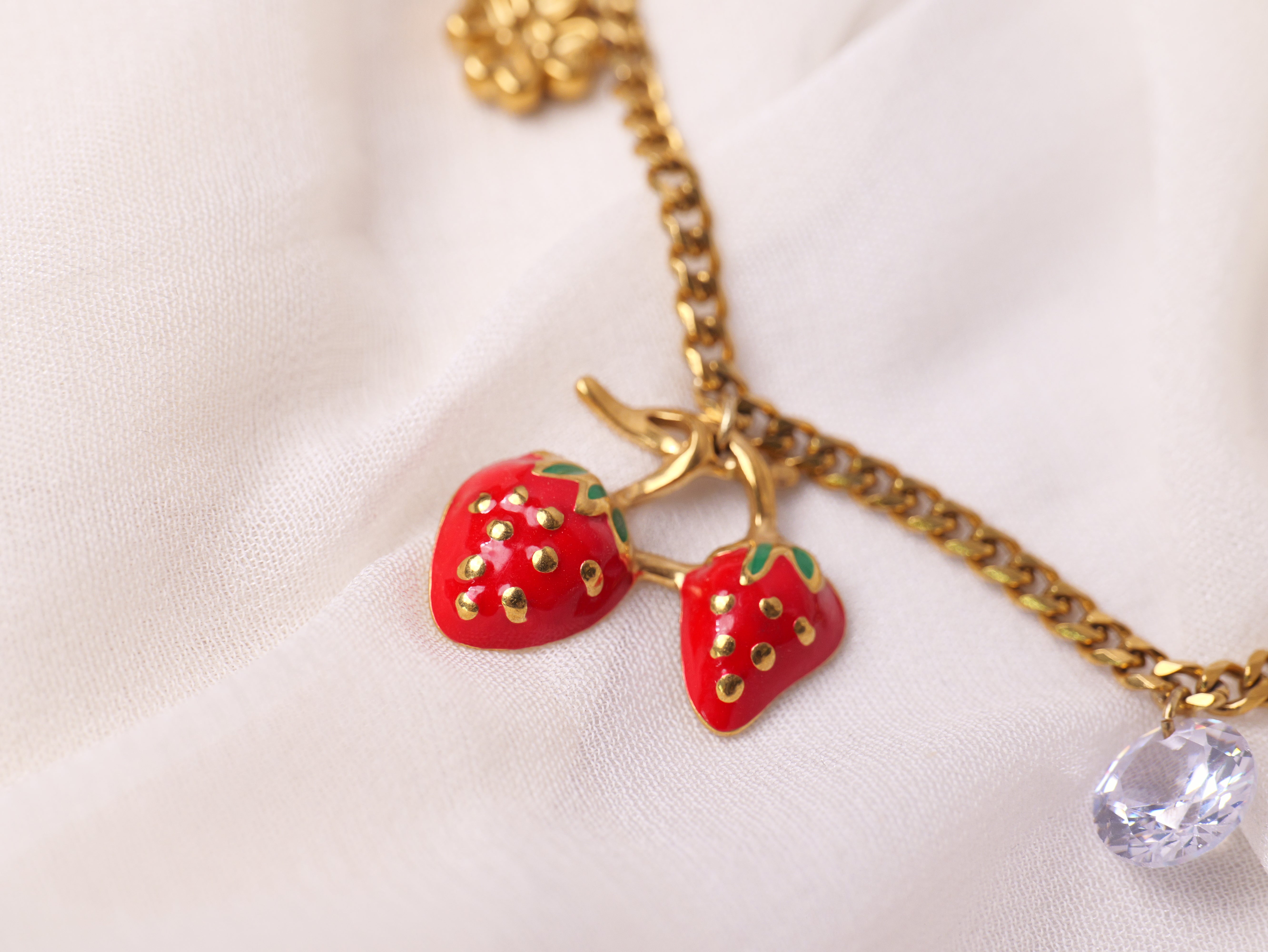 🍓 Strawberry Charm Chain Bracelet