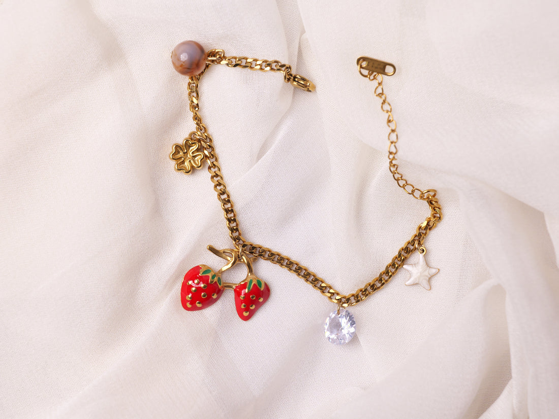 🍓 Strawberry Charm Chain Bracelet