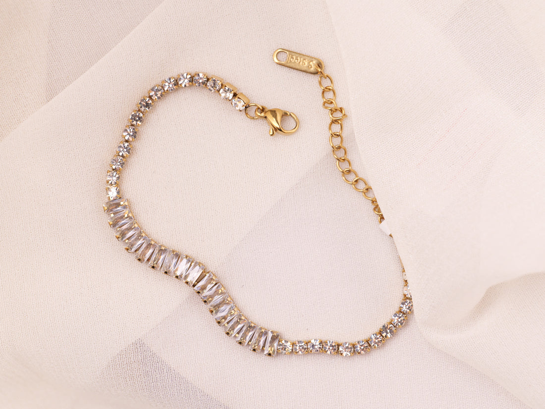 Elegant Crystal Wave Chain Bracelet