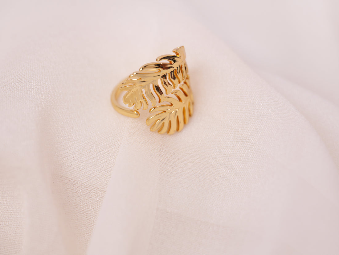 Tropical Leaf Statement Ring