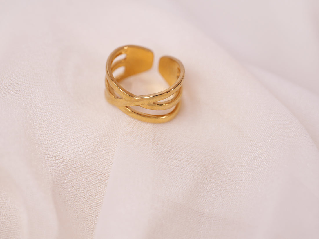 Elegant Cross Band Ring