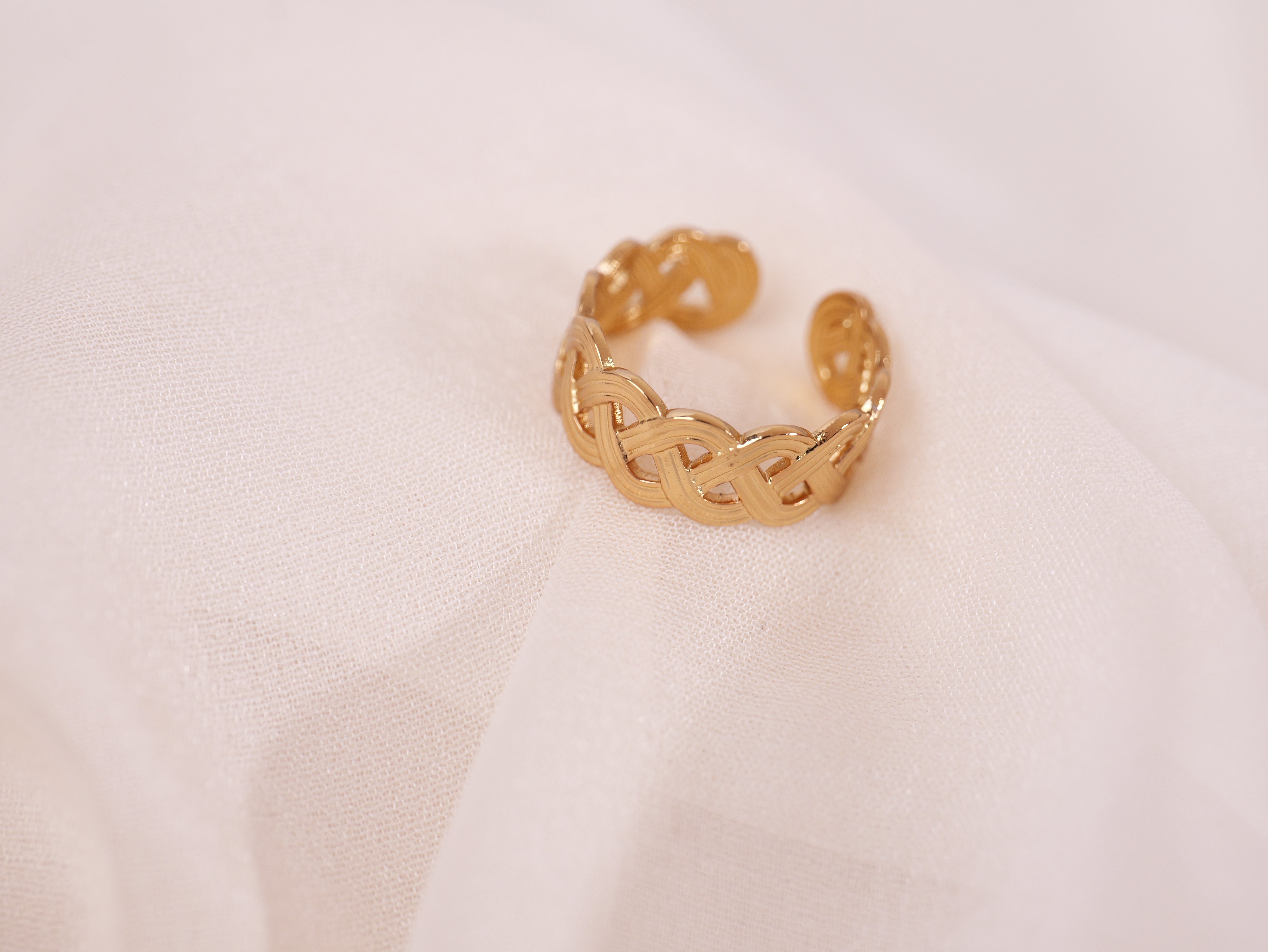 Elegant Braided Band Ring