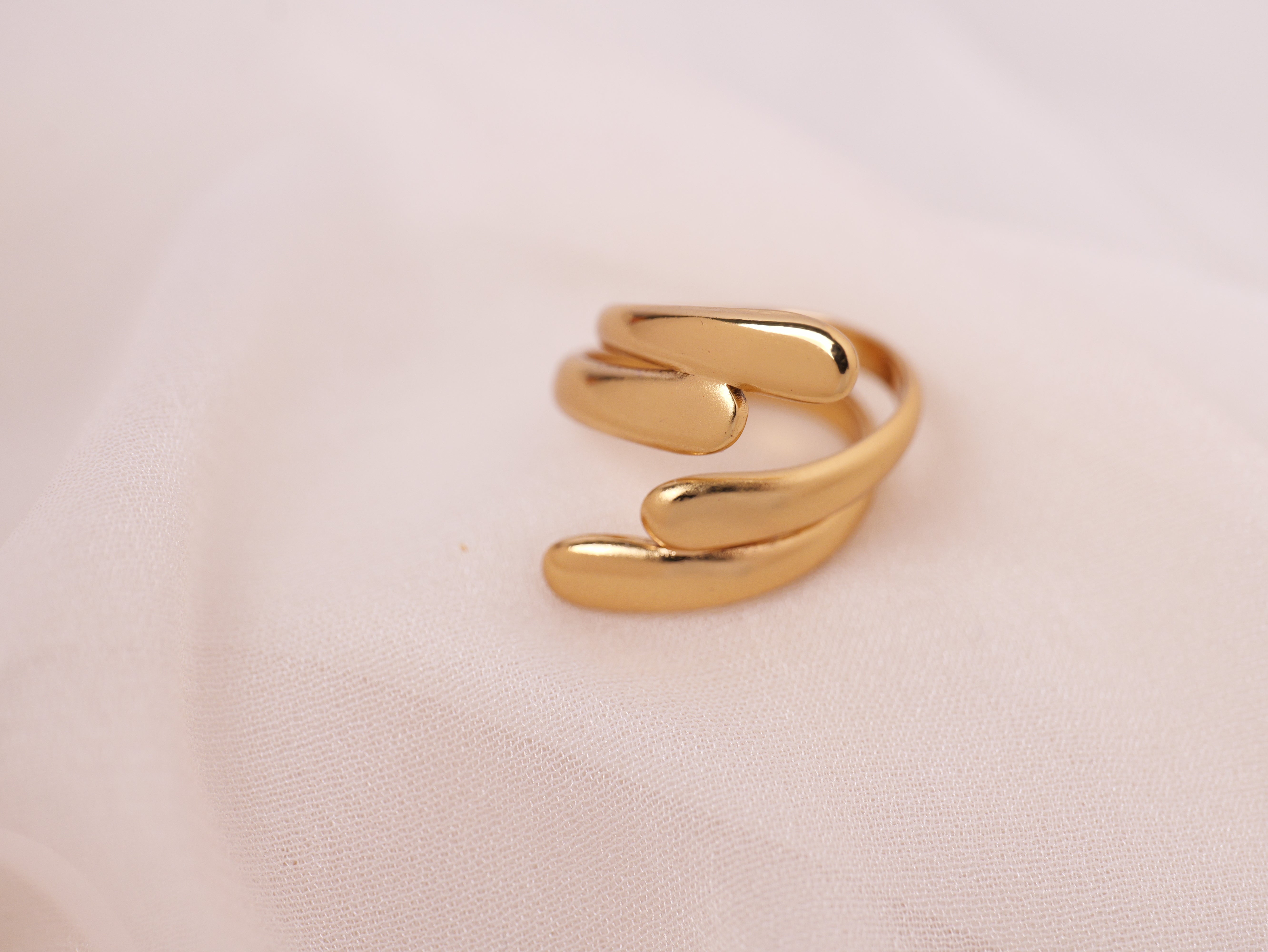 Bold Curve Adjustable Ring
