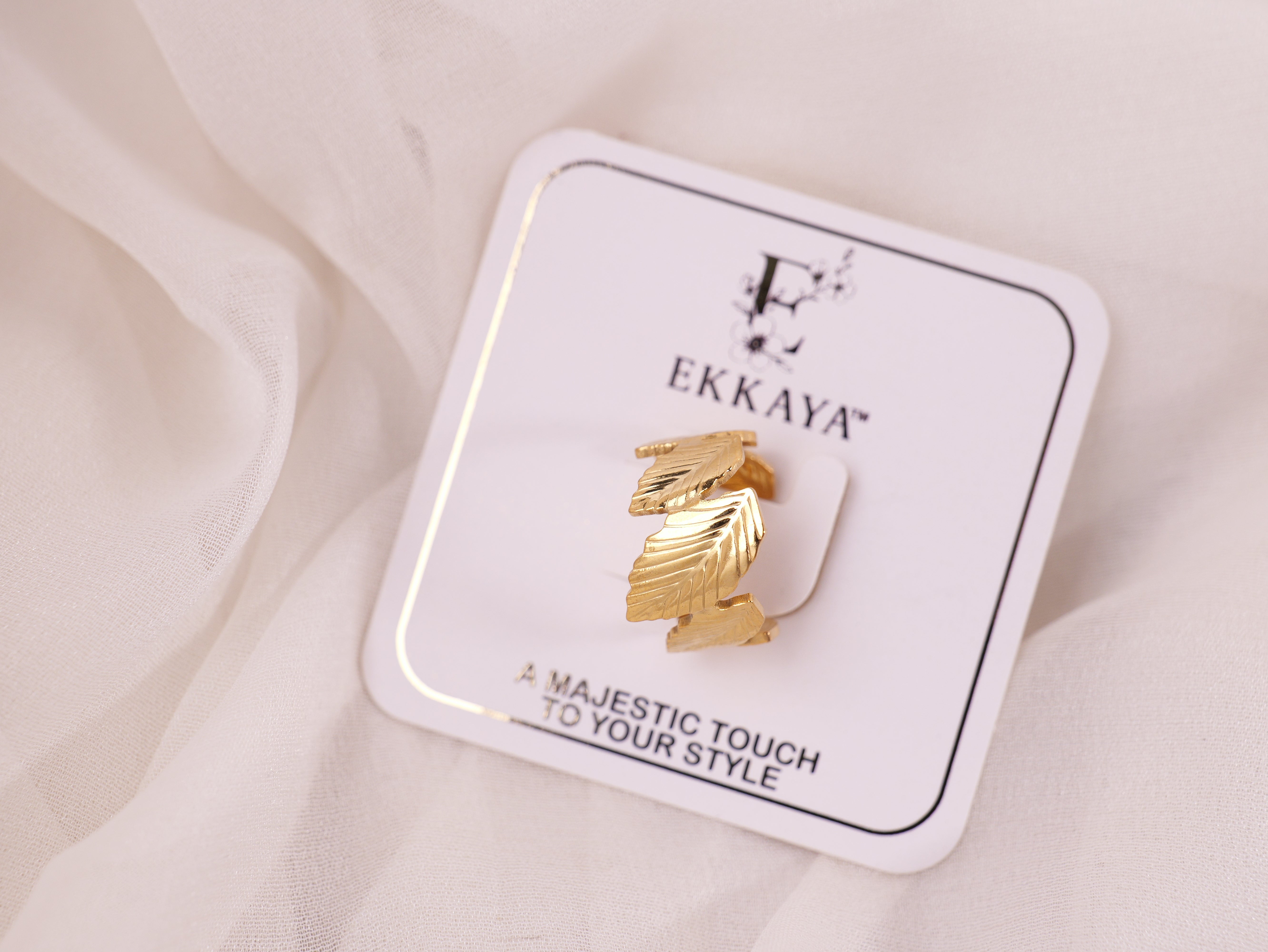 Geometric Leaf Wave Ring