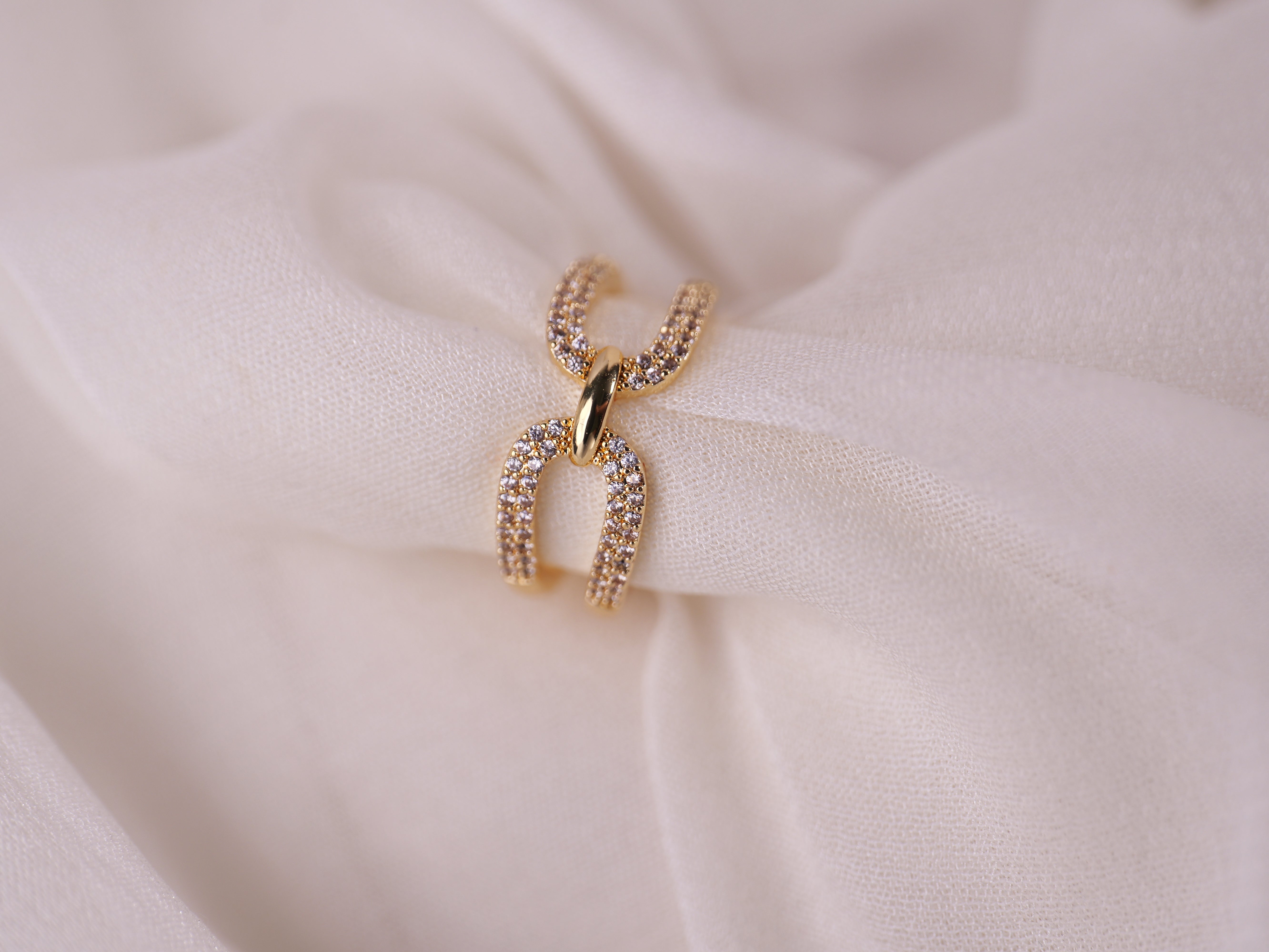 Linked Elegance Ring