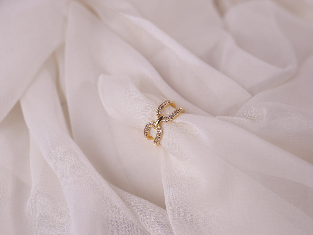 Linked Elegance Ring