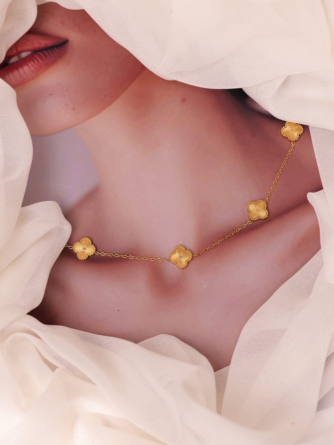 Noir Clover Elegance Necklace