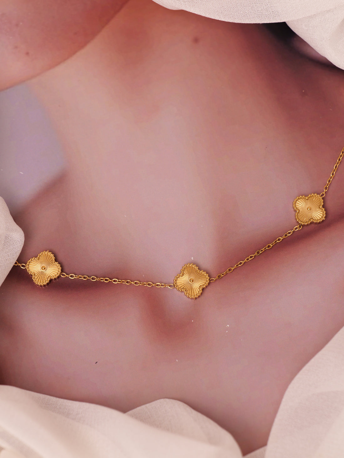 Noir Clover Elegance Necklace