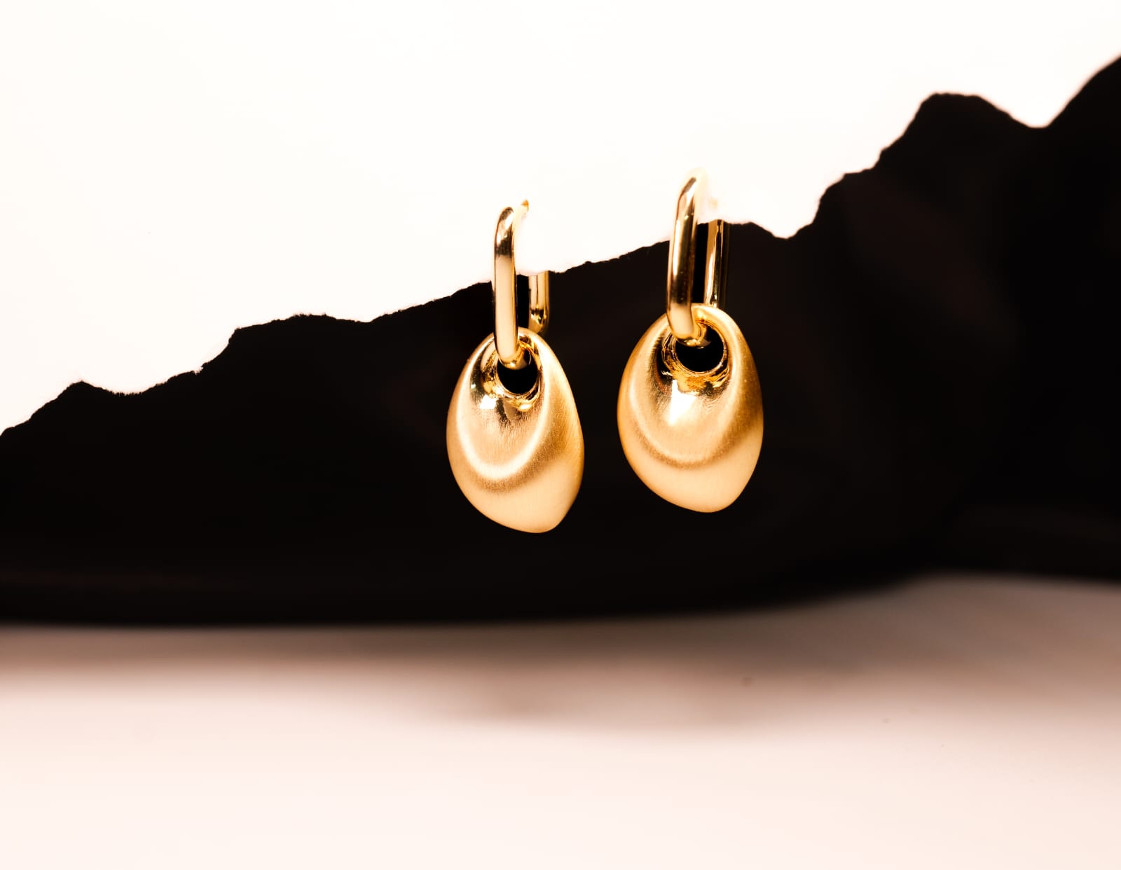 Anti-Tarnish Sculptural Gold Drop Earrings | Modern Fluid Silhouette | Elegant Organic Design