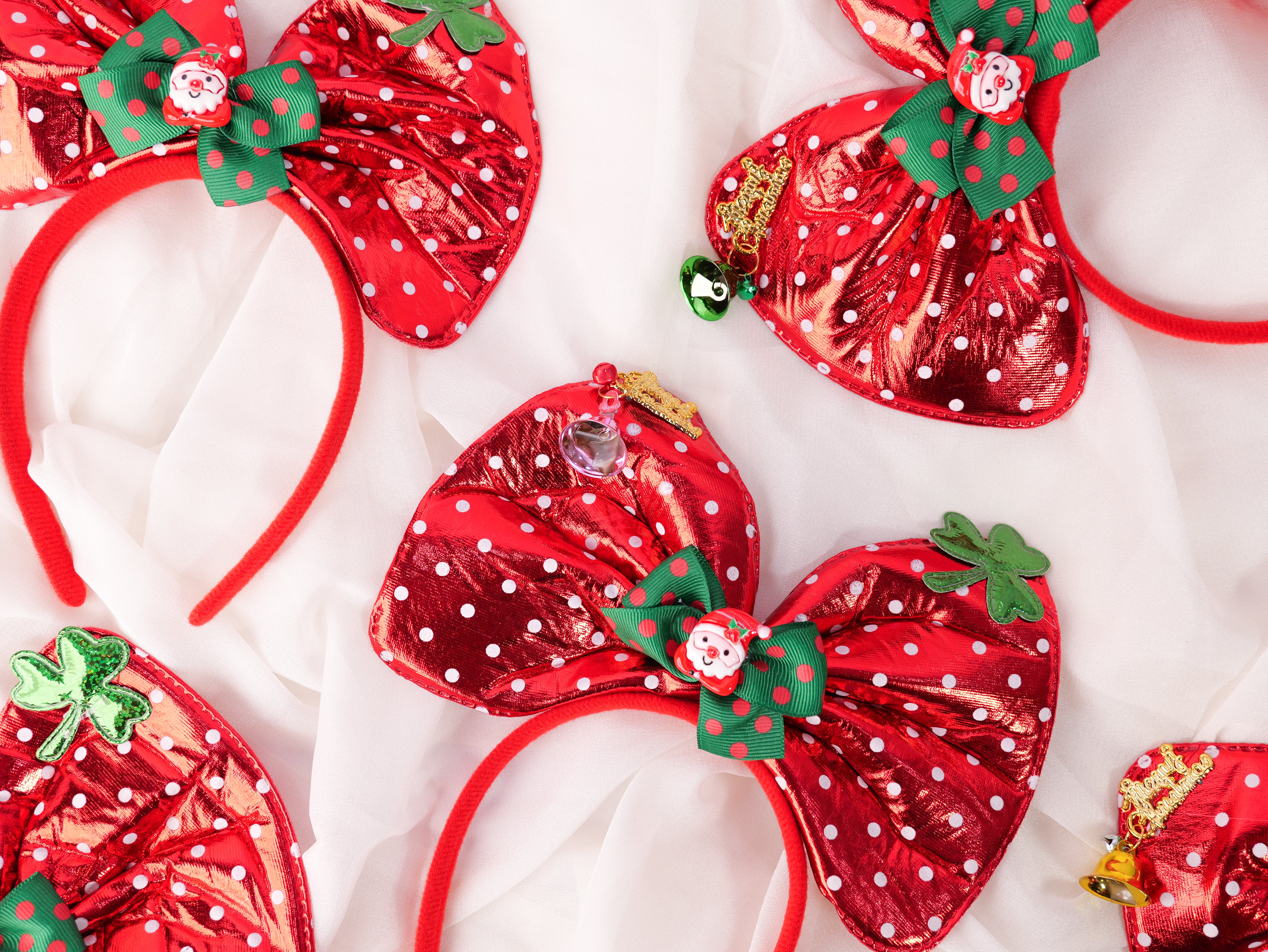 🎀 Santa Sparkle Bow Headband 🎅