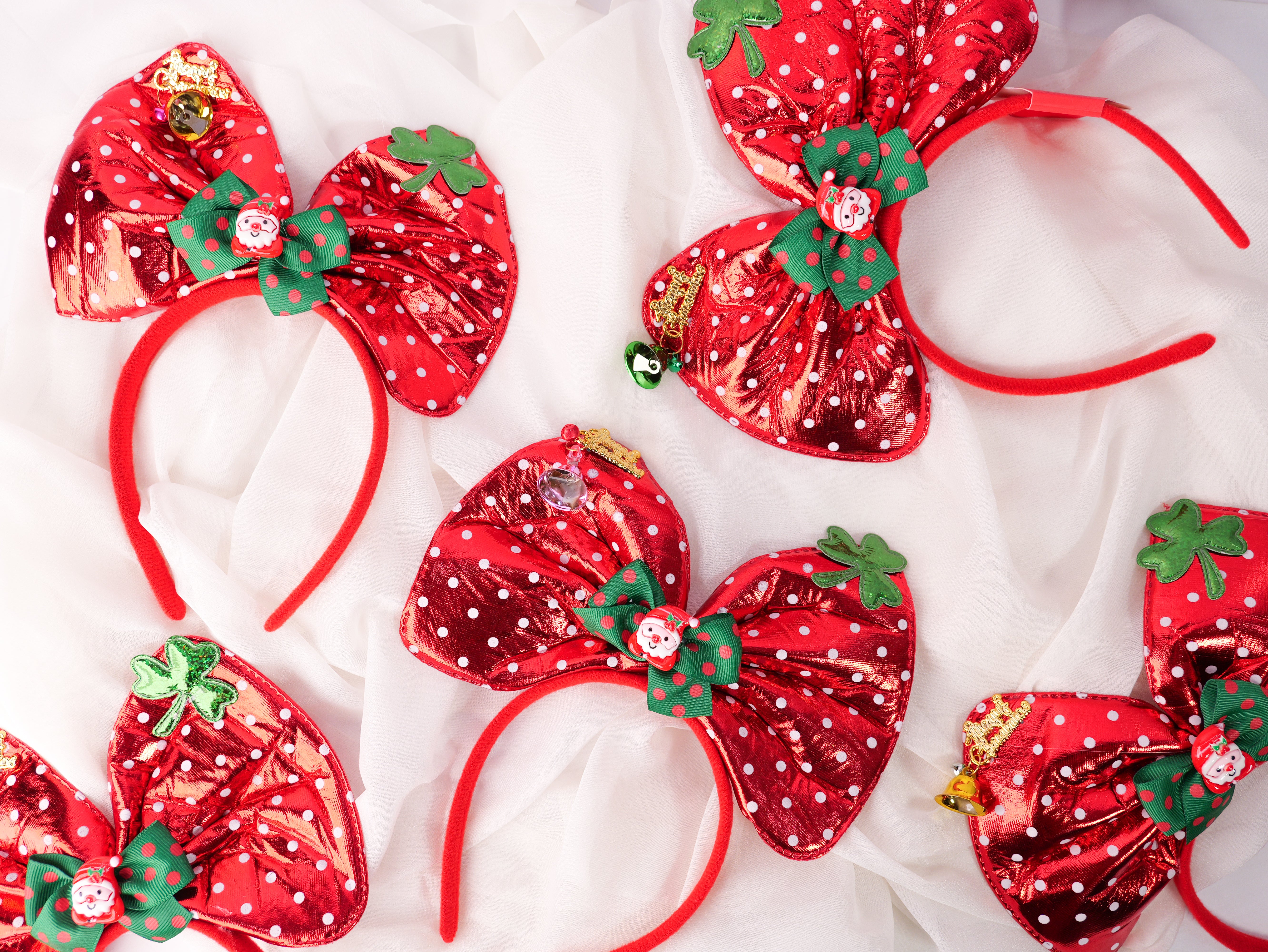 🎀 Santa Sparkle Bow Headband 🎅